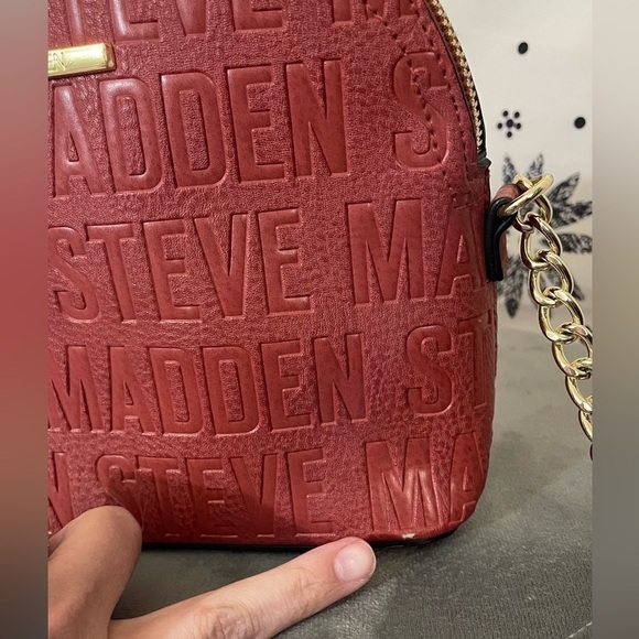 Steve Madden crossbody bag - burnt orange, gold chain strap / details - Picture 6 of 9